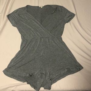 V neck T-shirt short romper